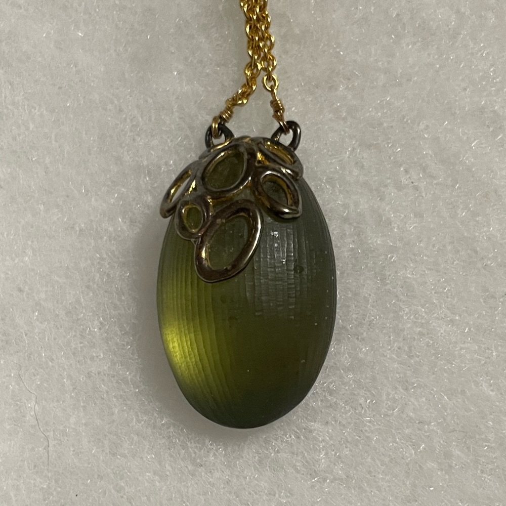 Alexis Bittar beautiful light green  lucite Necklace with design adjustable